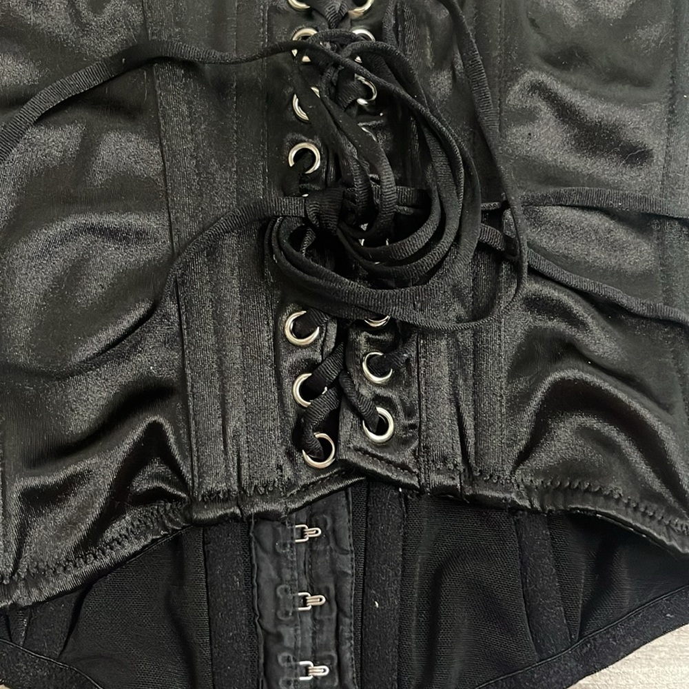 Urban outfitters Black Satin strapless corset - Picture 4 of 4